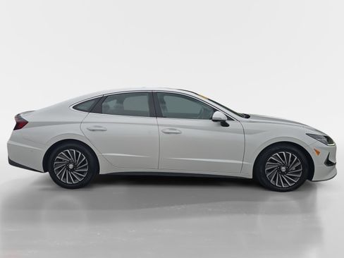 Used 2022 Hyundai Sonata Limited FWD image 2