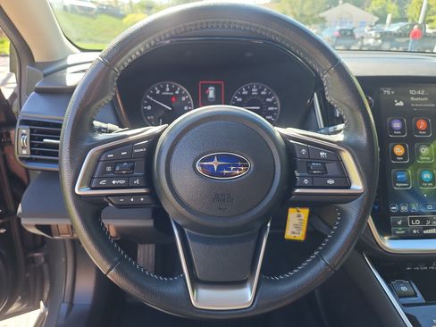 Used 2024 Subaru Outback Premium AWD/4WD image 17