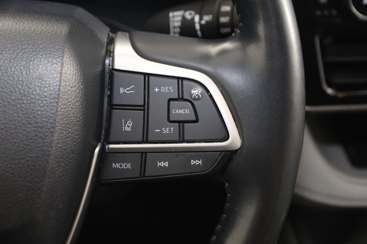 Used 2023 Toyota Highlander Limited AWD/4WD image 36