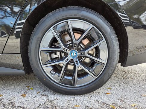 Used 2023 BMW i4 eDrive35 w/ Premium Package RWD image 15
