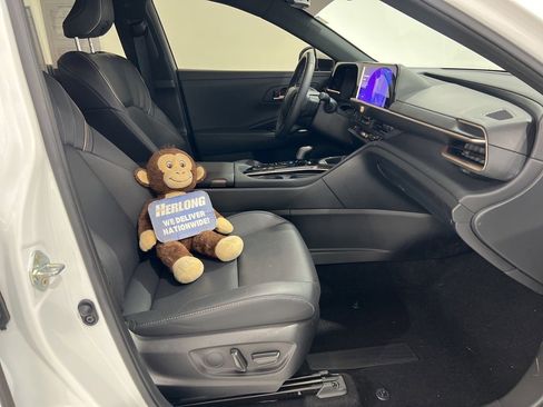 Used 2025 Toyota Crown XLE image 23