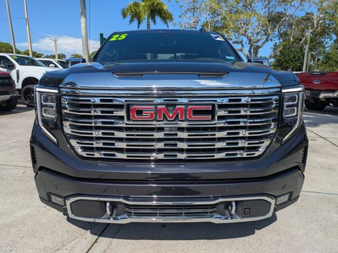 Used 2025 GMC Sierra 1500 Denali w/ Technology Package AWD/4WD image 8