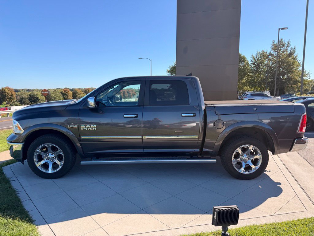 Used 2017 RAM 1500 Laramie AWD/4WD image 5