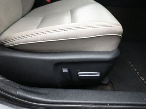 Used 2013 Toyota Avalon XLE Touring FWD image 15