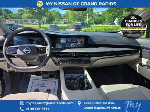 Used 2025 Nissan Murano SV AWD/4WD image 13