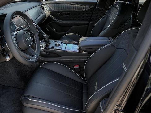 New 2025 Bentley Flying Spur Plug-In Hybrid image 19