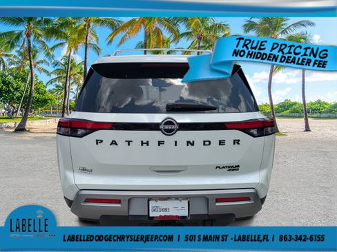 Used 2023 Nissan Pathfinder Platinum w/ Black Appearance Package AWD/4WD image 4