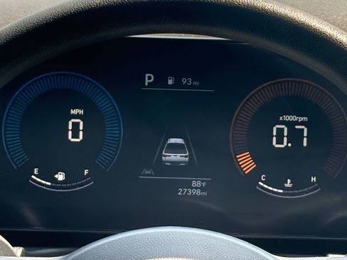 Certified 2025 Hyundai Santa Cruz SE image 12