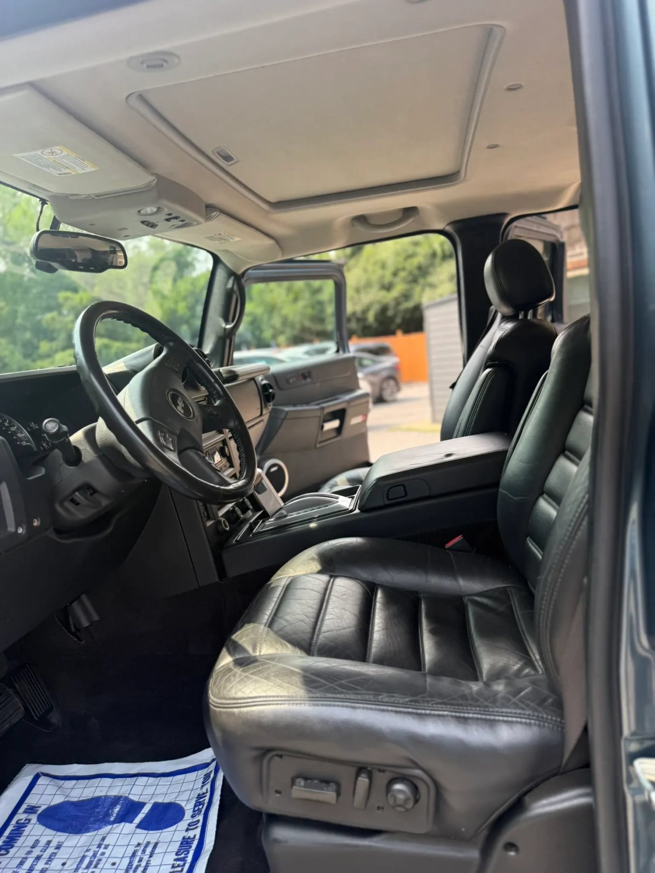 Used 2005 HUMMER H2 w/ Preferred Equipment Group AWD/4WD image 26