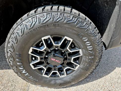 New 2026 GMC Sierra 2500 AT4X AWD/4WD image 39