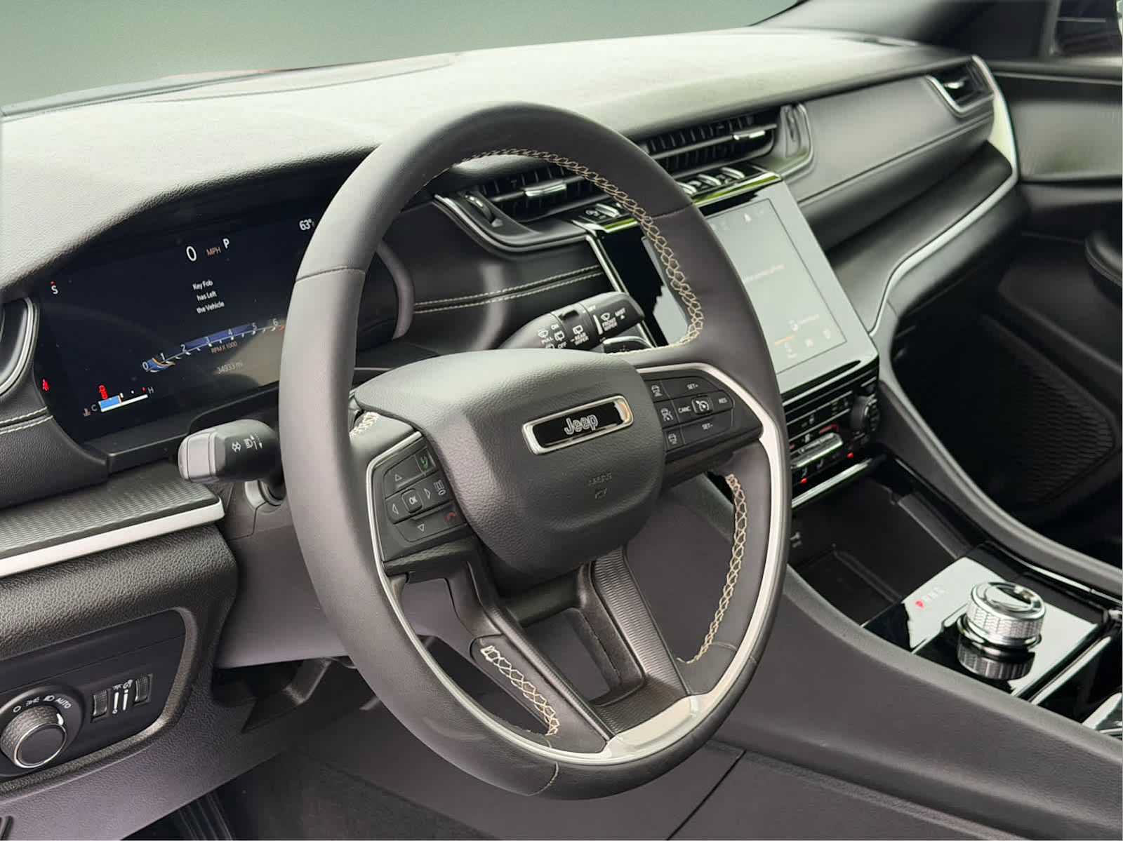 Used 2023 Jeep Grand Cherokee Altitude AWD/4WD image 28