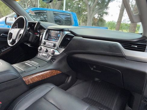 Used 2019 Chevrolet Tahoe Premier RWD image 18