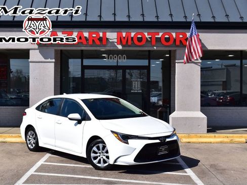 Used 2022 Toyota Corolla LE image 1