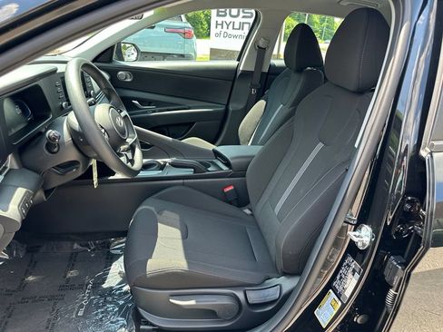 Used 2026 Hyundai Elantra SE FWD image 13