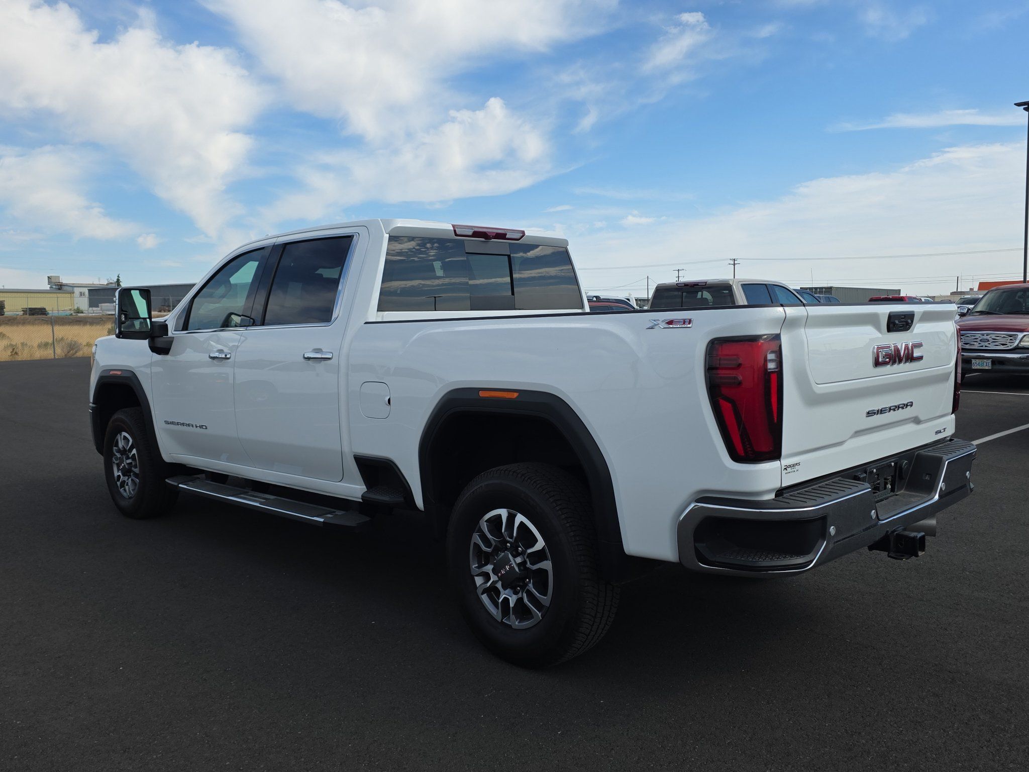 Used 2025 GMC Sierra 3500 SLT w/ SLT Premium Package AWD/4WD image 6