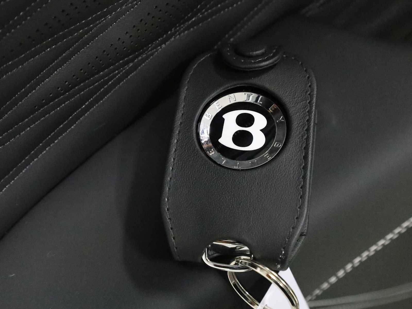 Used 2024 Bentley Bentayga AWD/4WD image 41