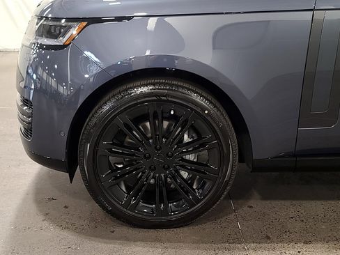 New 2026 Land Rover Range Rover Long Wheelbase SE image 10