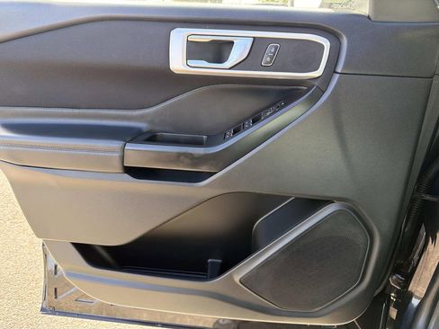 Certified 2020 Ford Explorer XLT image 18