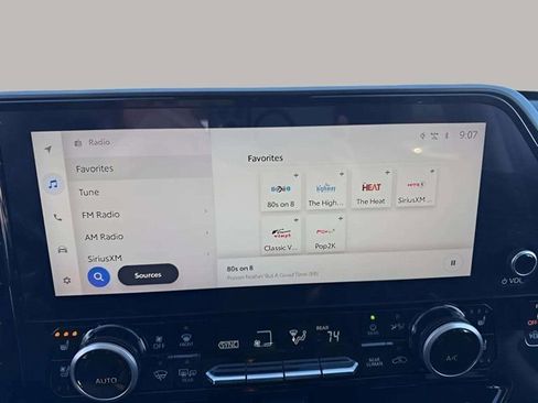 Used 2023 Toyota Highlander Limited image 12