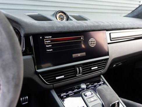 Certified 2022 Porsche Cayenne Turbo GT AWD/4WD image 16