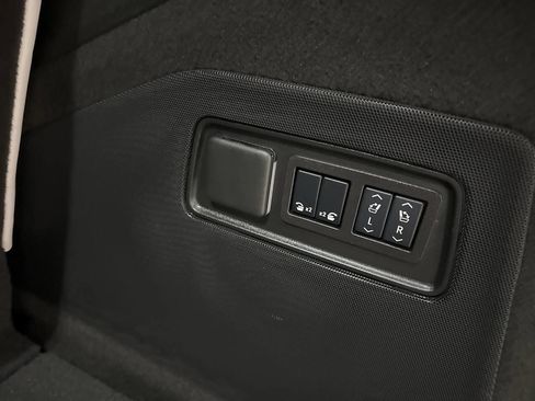 Used 2025 Cadillac Escalade V AWD/4WD image 21