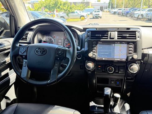 Used 2023 Toyota 4Runner TRD Off-Road Premium w/ Moonroof Package AWD/4WD image 28