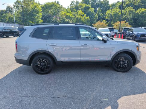 Used 2025 Kia Telluride SX Prestige X-Pro AWD/4WD image 3