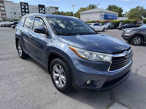 Used 2015 Toyota Highlander XLE AWD/4WD image 4