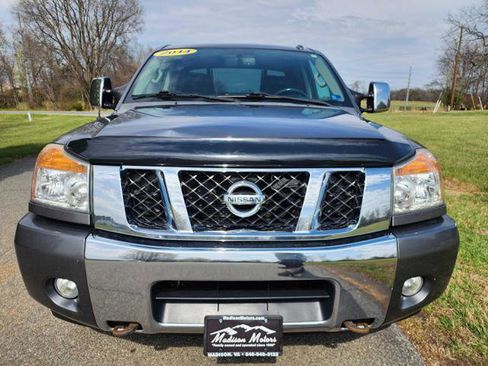Used 2014 Nissan Titan SL w/ SL Moonroof Package image 3