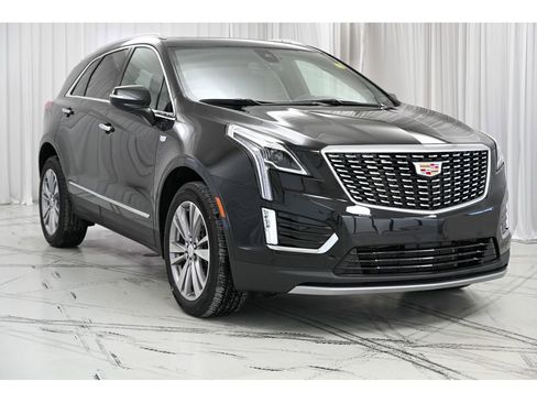Used 2024 Cadillac XT5 Premium Luxury image 2
