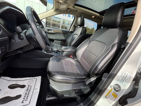 Used 2020 Ford Escape Titanium image 13