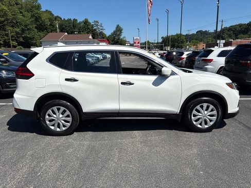 Used 2017 Nissan Rogue S AWD/4WD image 6