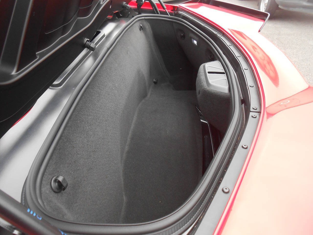 Used 2024 Chevrolet Corvette Z06 RWD image 35