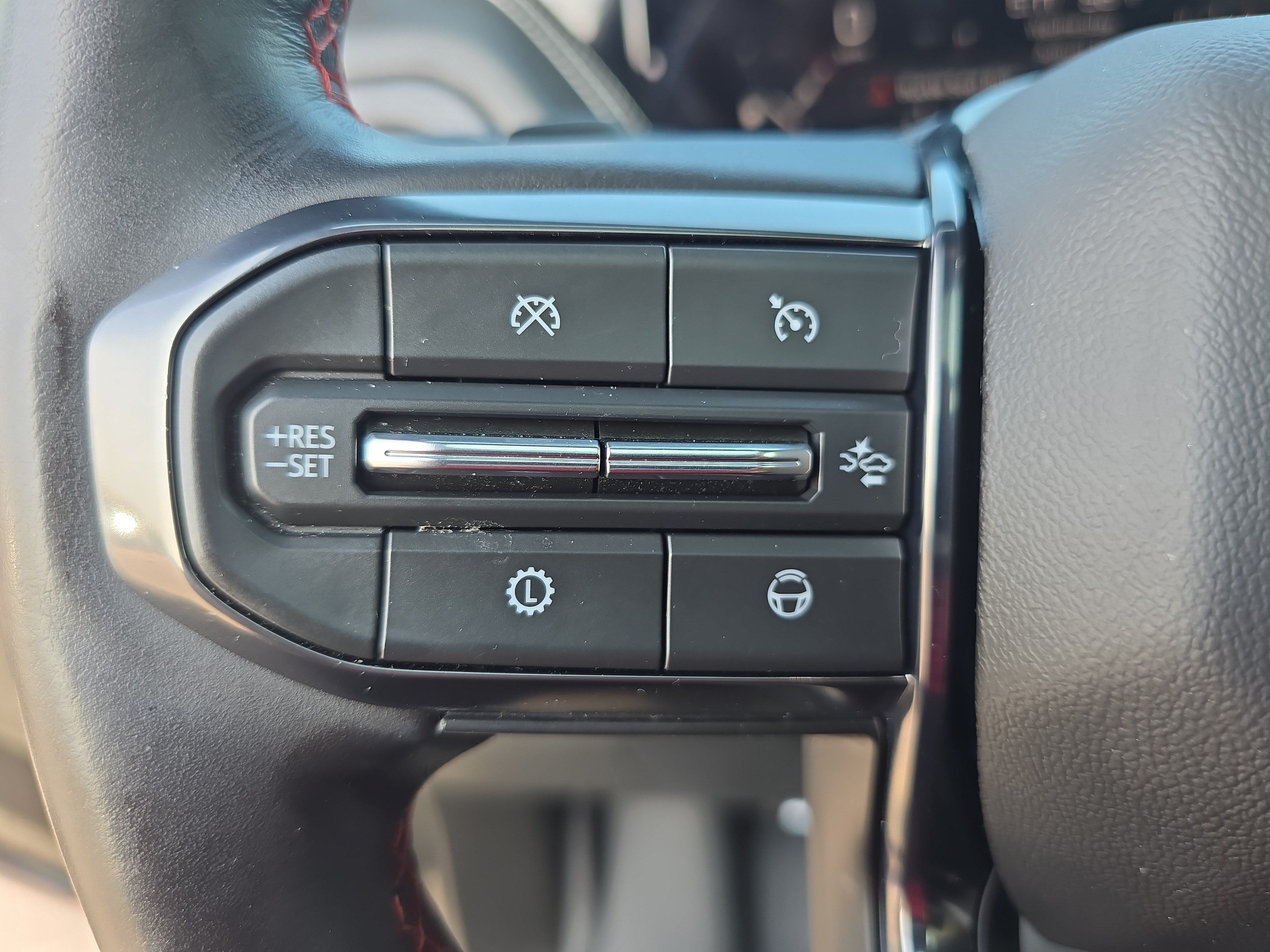 Used 2025 GMC Yukon AT4 Ultimate w/ LPO, Floor Liner Package AWD/4WD image 17