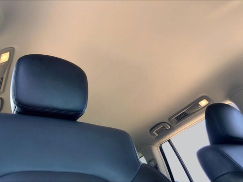 Used 2022 Nissan Armada SV RWD image 14