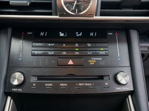 Used 2017 Lexus IS 200t image 27