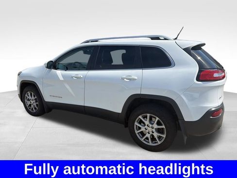 Used 2016 Jeep Cherokee Latitude image 10