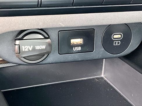 Used 2024 Hyundai Elantra SE image 32