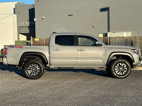 Used 2021 Toyota Tacoma TRD Off-Road image 3