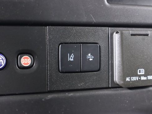 Used 2019 Chevrolet Express 2500 w/ Driver Convenience Package RWD image 23