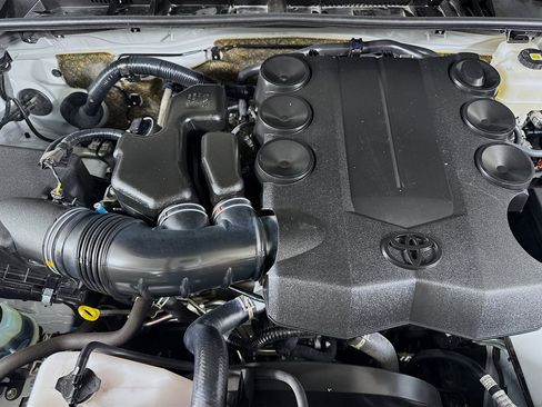 Used 2024 Toyota 4Runner TRD Off-Road image 39