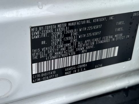 Used 2022 Toyota RAV4 XLE AWD/4WD image 34