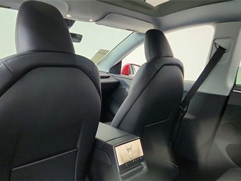 Used 2026 Tesla Model Y Long Range image 29