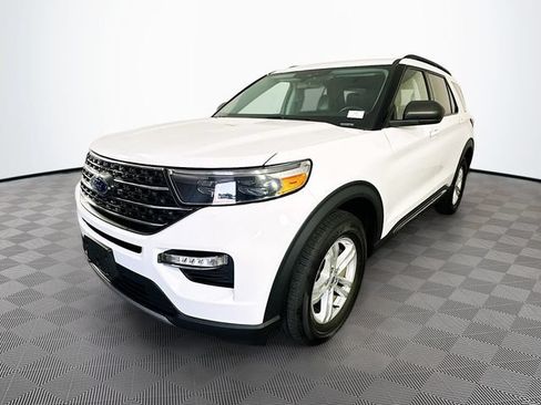 Certified 2023 Ford Explorer XLT w/ Equipment Group 202A AWD/4WD image 6