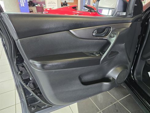 Used 2019 Nissan Rogue Sport S w/ Appearance Package image 7