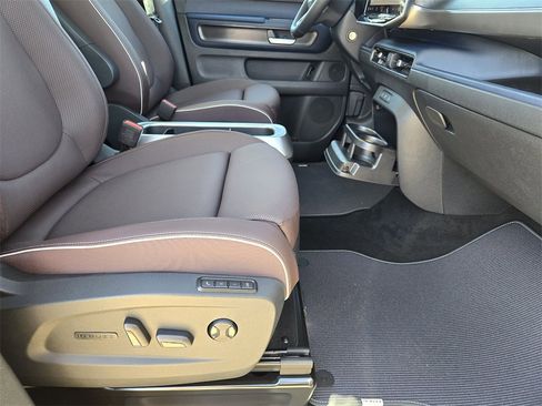 New 2025 Volkswagen ID. Buzz Pro S Plus image 11