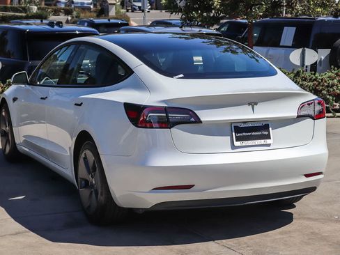 Used 2023 Tesla Model 3 Standard Range RWD image 4