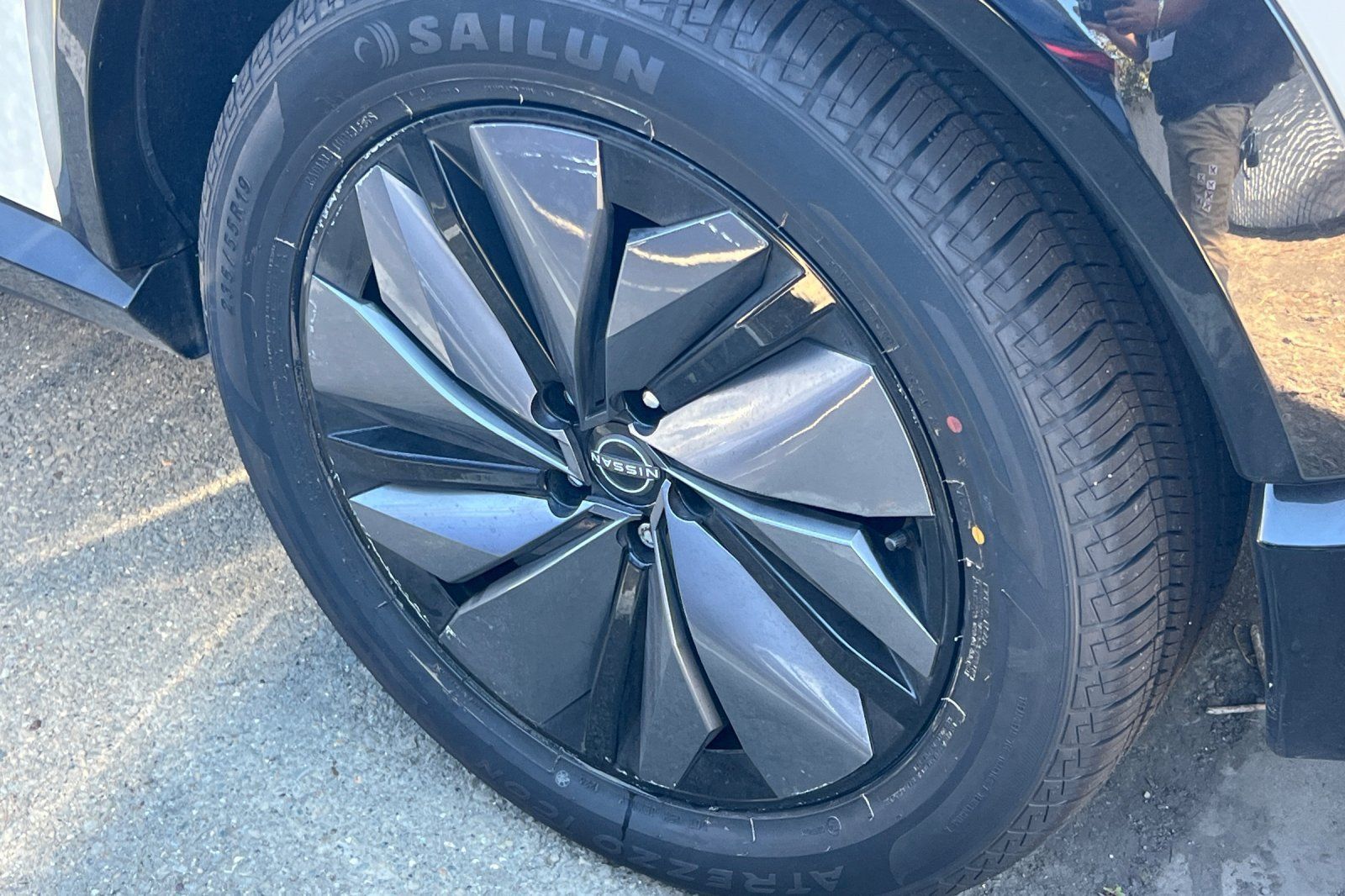Certified 2023 Nissan Ariya FWD image 4