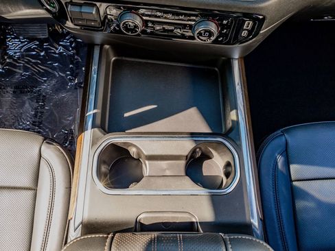 Used 2025 Chevrolet Silverado 2500 High Country w/ High Country Premium Package image 27