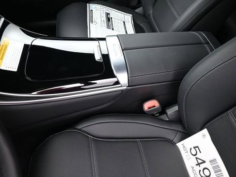 Used 2025 Mercedes-Benz GLC 300 image 20